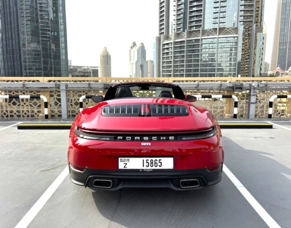  Red Porsche 911 / Carrera Photo 4